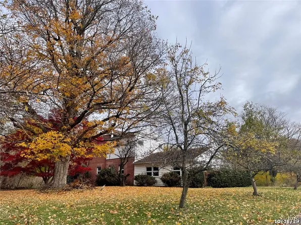 105 Field St, Clifton Springs, NY 14432