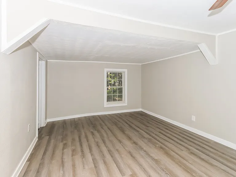 1765151_020_main_bedroom_13186765.jpg