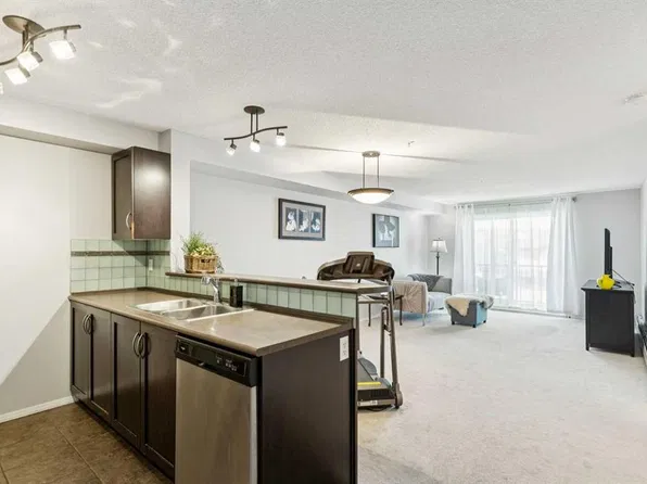 60 SE Panatella St NW #4210, Calgary, AB T3K 0M1