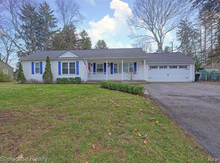 1545 N Pontiac Trl, Walled Lake, MI 48390 | Zillow