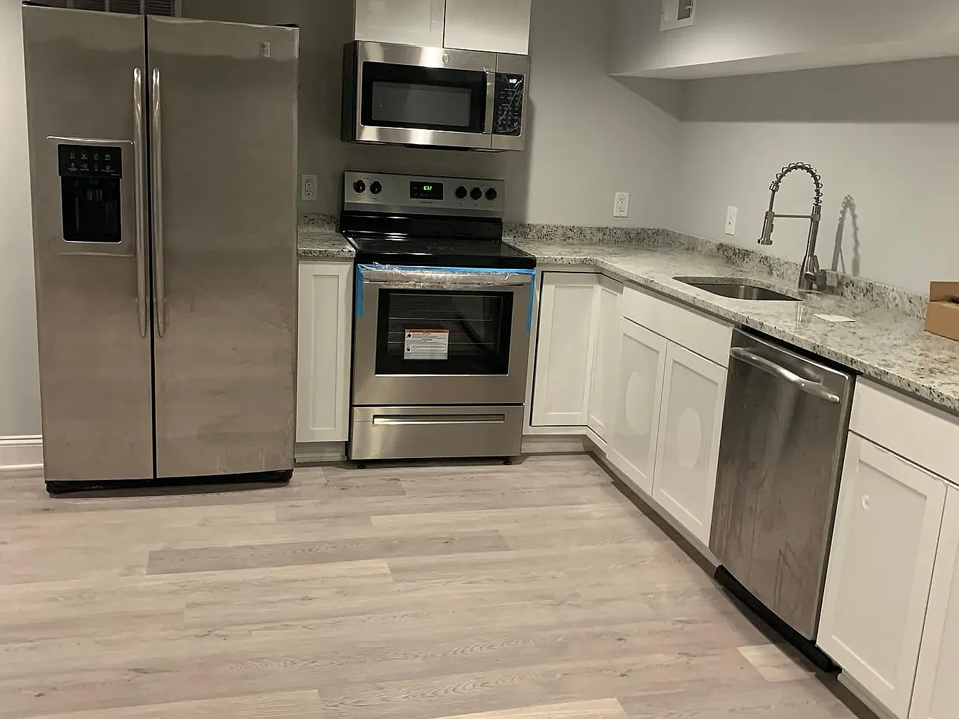 1 bed, 1000 sqft, $1,700 — Photo 3