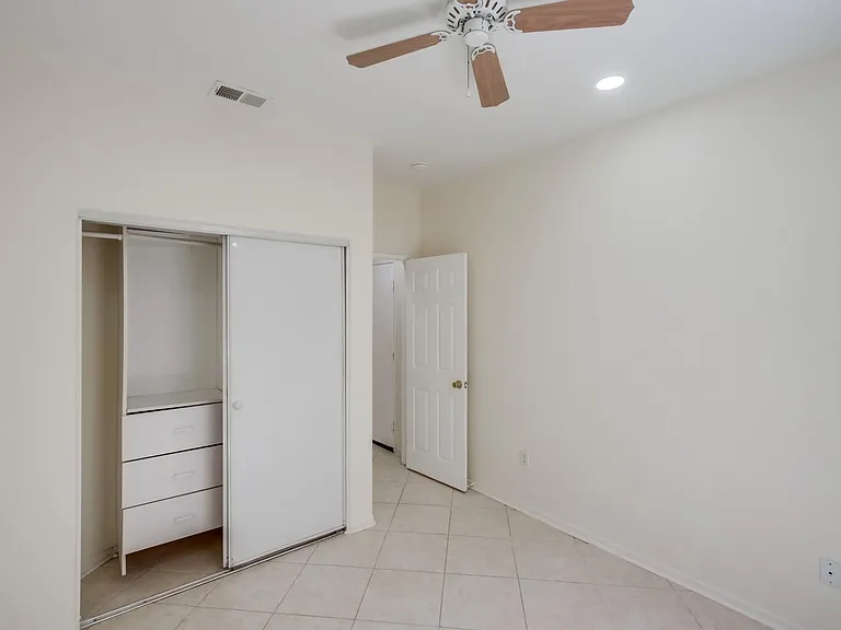 11905 Westview Pkwy — Photo 2