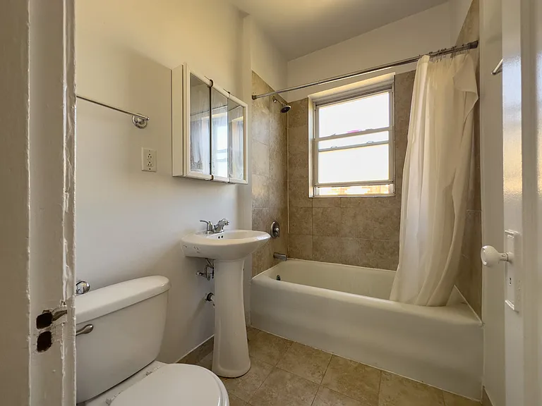 4402 N Rockwell St #4 — Photo 16