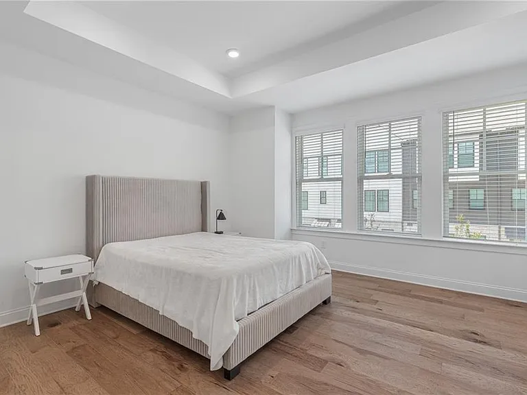 6543 Beacon Dr — Photo 22