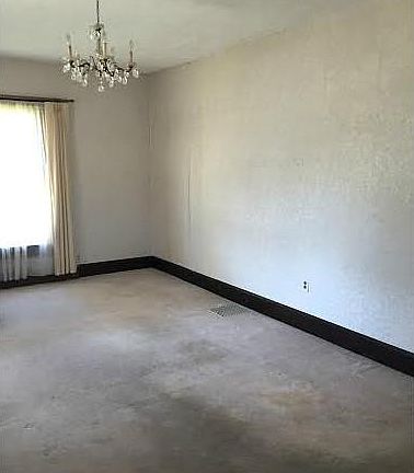 2nd image of 518 W 9th St