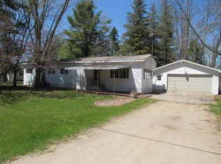 W6636 Sunset Dr, Menominee, MI 49858