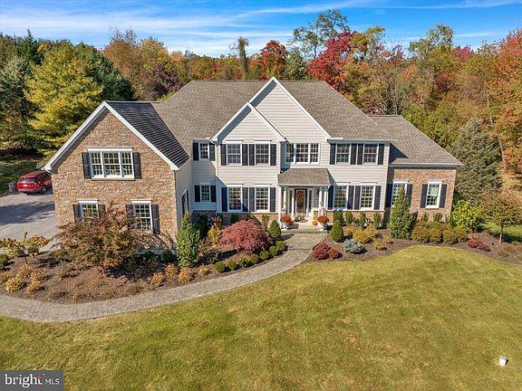 4th image of 110 Aspen Dr