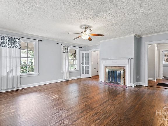 4th image of 526 Durant Avenue