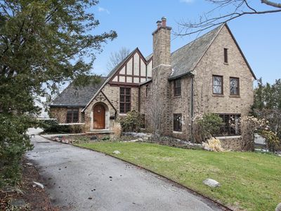 825 Roslyn Ter, Evanston, IL, 60201