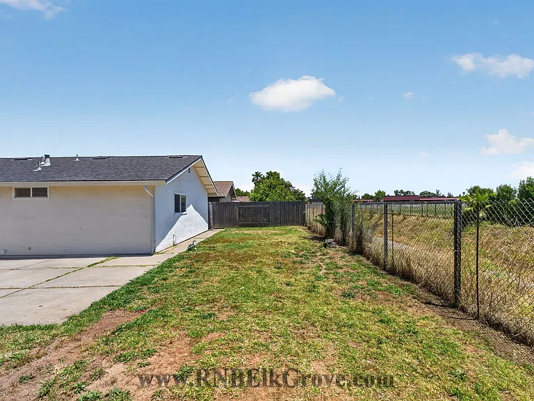 6844 Sandrock Way — Photo 42