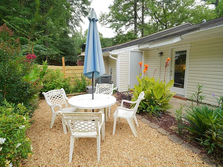 129 Whetherbine Way W — Photo 3