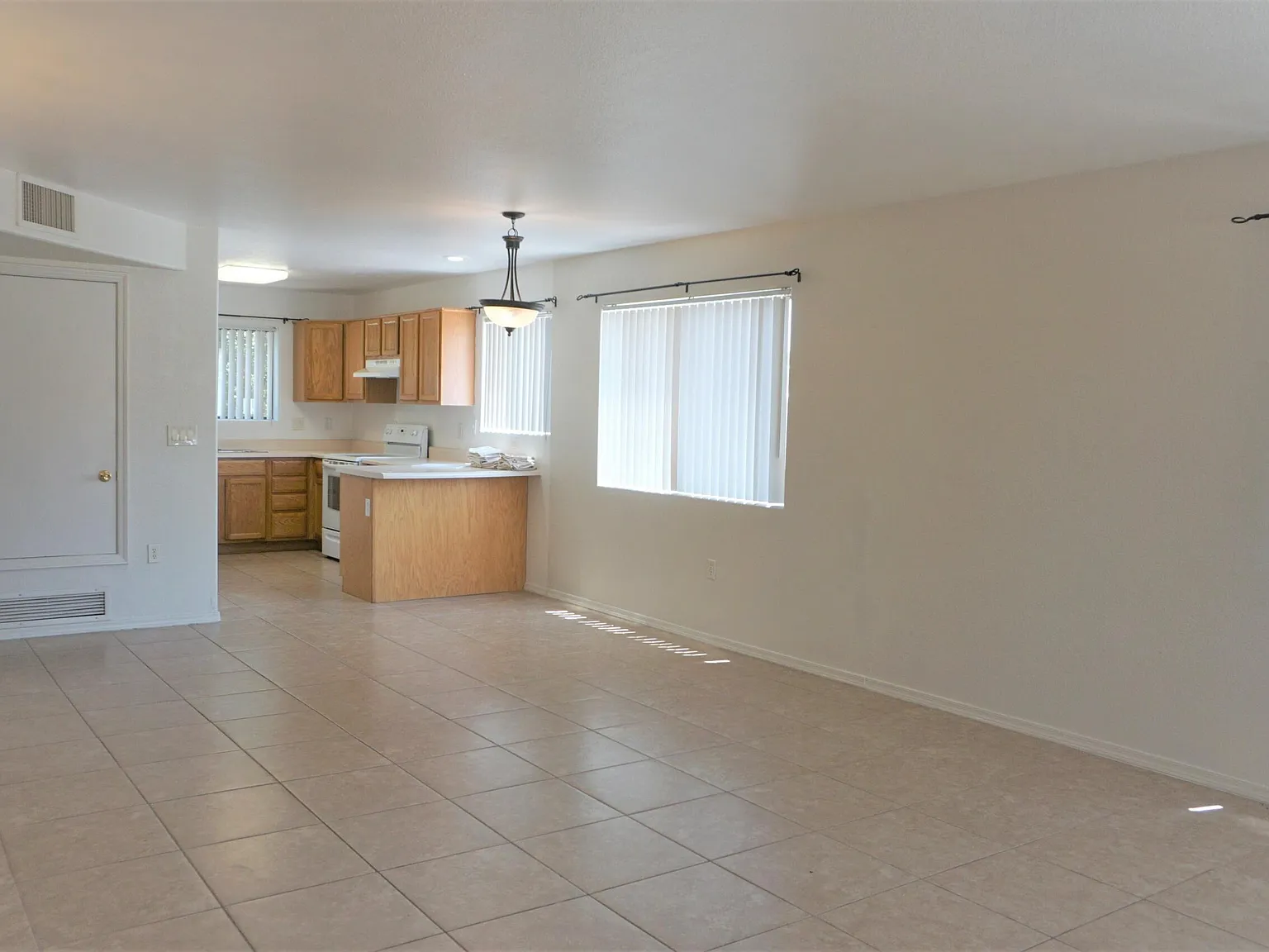 4410 Buena Loma Way — Photo 2