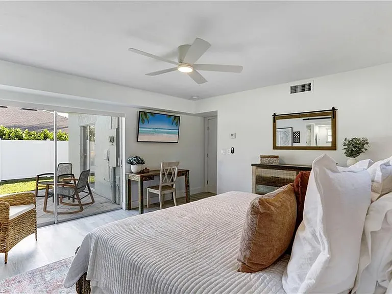 10842 Vanderbilt Dr — Photo 10