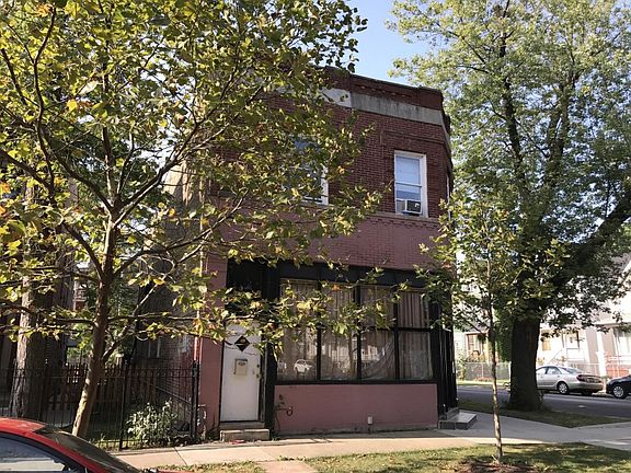 2nd image of 3759 W Shakespeare Ave