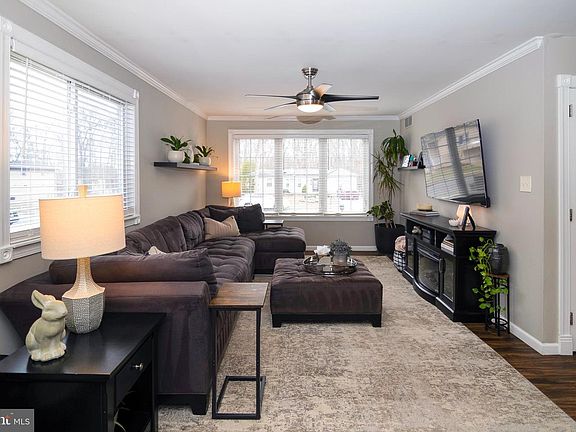 5th image of 112 Karen Dr