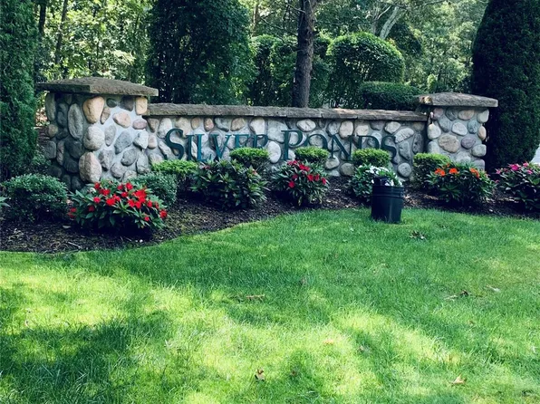 129 Farm House Court #129, Manorville, NY 11949