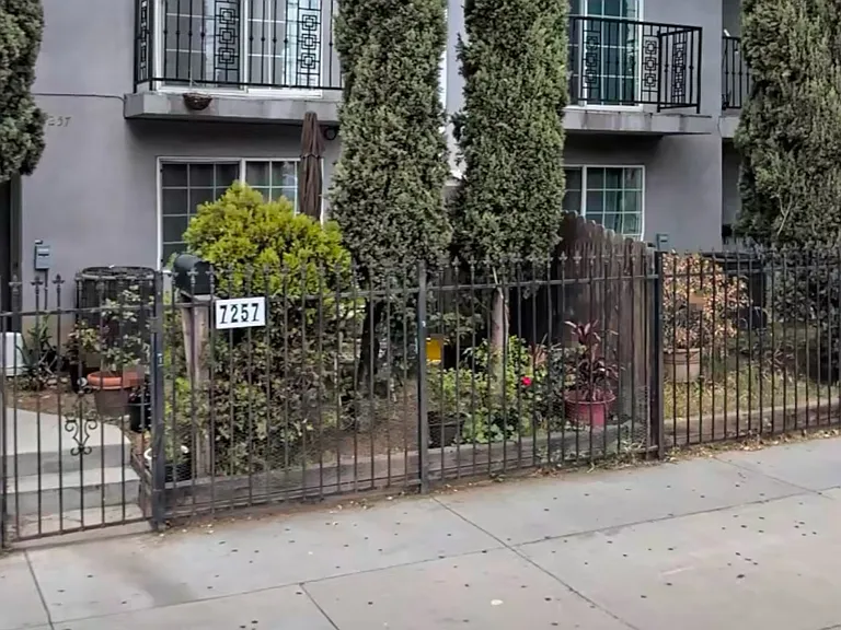 7255 Kester Ave — Photo 7