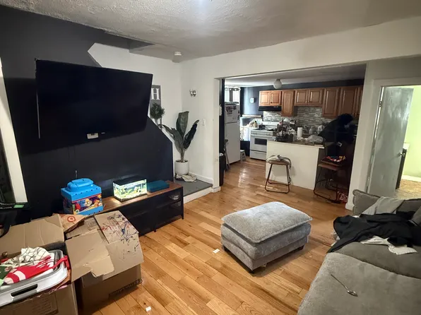 (undisclosed Address), Somerville, MA 02145