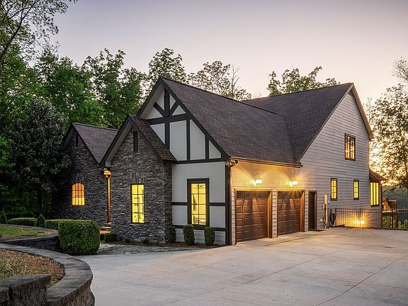 3rd image of 415 Summer Breeze Dr
