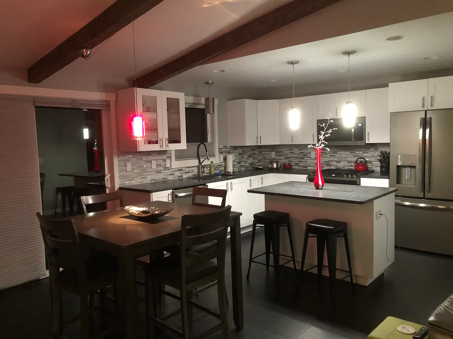 2 bed, 903 sqft, $3,200 — Photo 2