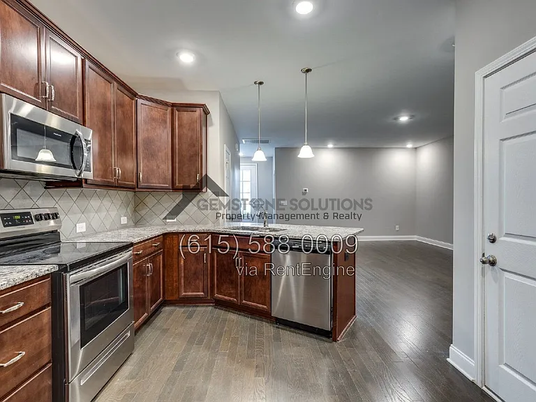 714 Hahn Ct — Photo 11