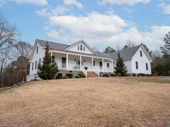 296 County Road 885, Valley Head, AL 35989