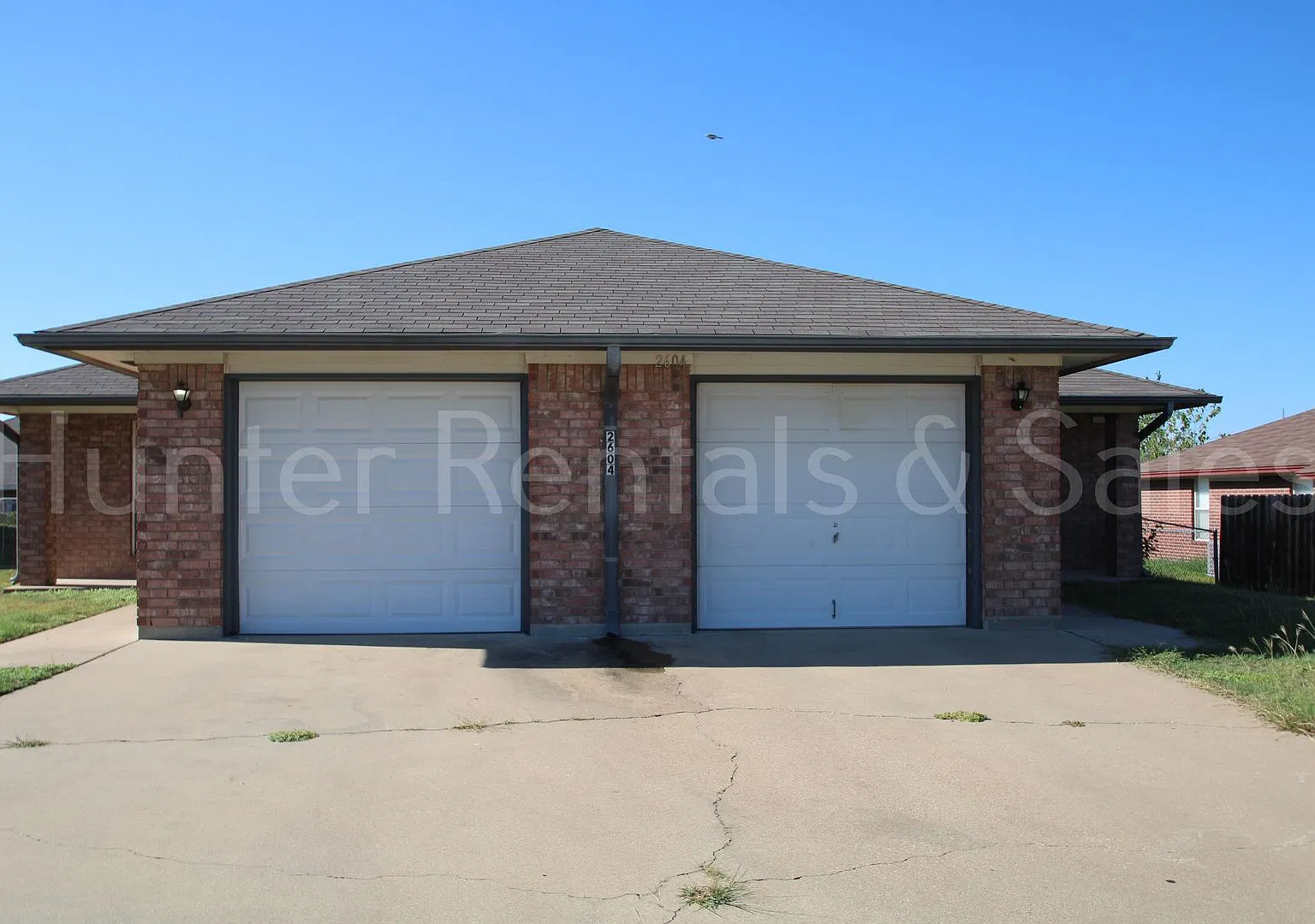 Comfortable 2-Bedroom Duplex — Photo 1