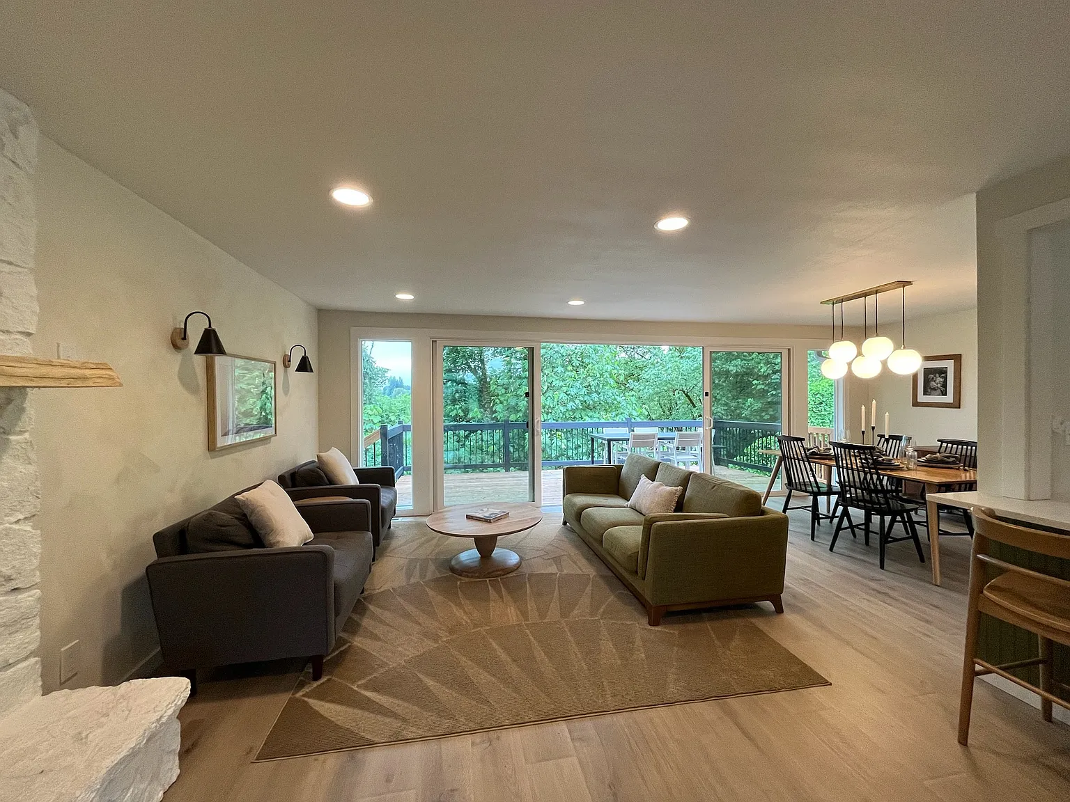 4 bed, 2544 sqft, $4,600 — Photo 2