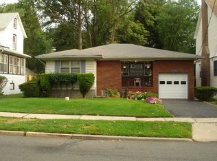 360 W 5th Ave, Roselle, NJ 07203