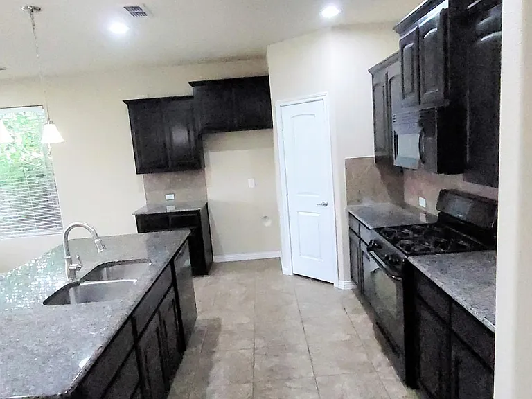 1716 Jacona Trl — Photo 8