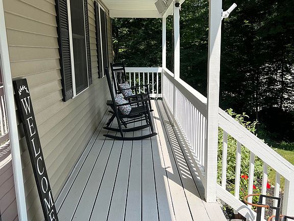 3rd image of 82 Jefferson Drive