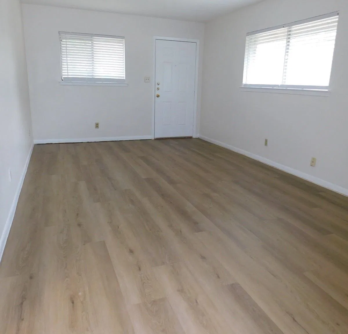 2 bed, 1.0 bath, 998 sqft, $1,750 — Photo 4