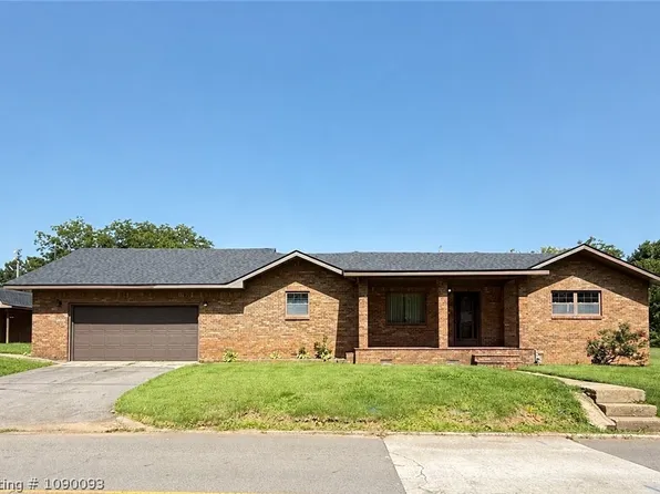 203 N 10th St, Paris, AR 72855