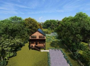 90 Point Rd, Flanders, NY 11901