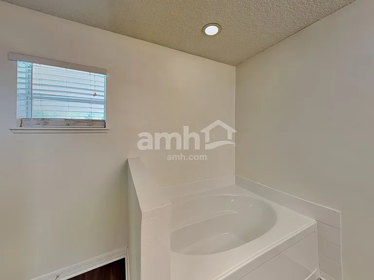 5528 Cougar Park Ct — Photo 14