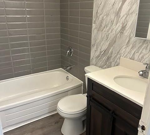 4th image of 211 Nonquon Rd N #302