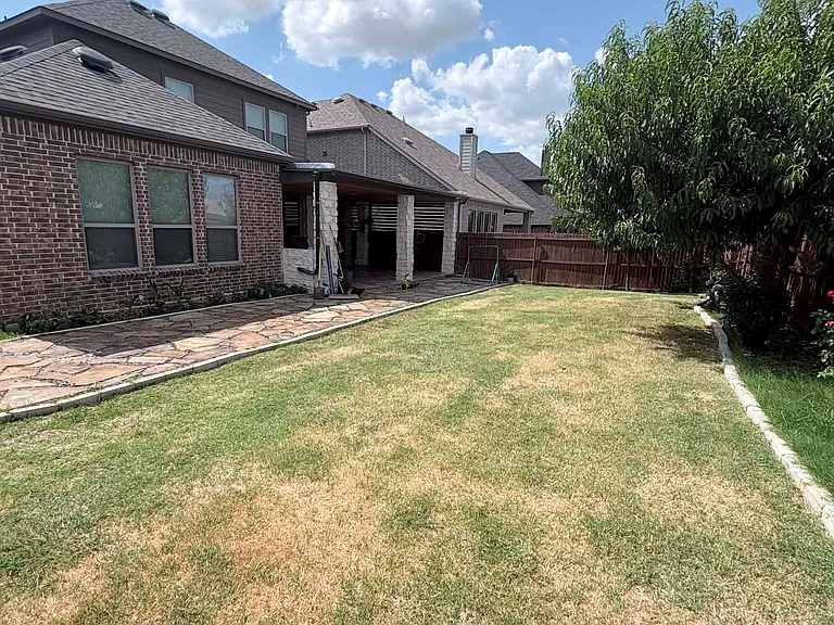 1316 Hudson Ln — Photo 23
