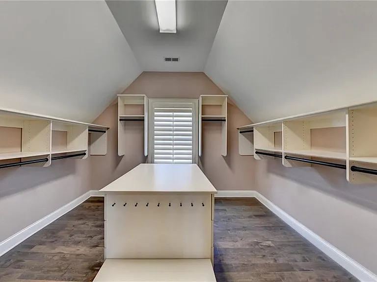 2230 Manor Creek Ct — Photo 25