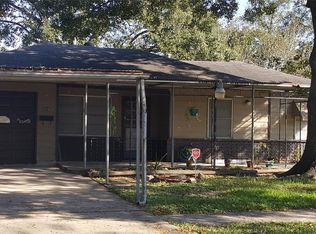 2215 Basket St, Pasadena, TX 77502
