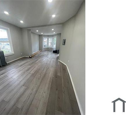 1st image of 292 Garside St Floor 2