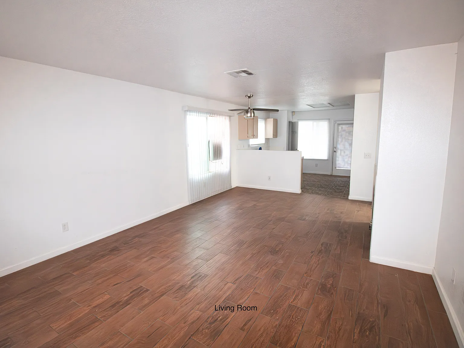 3 bed, 1338 sqft, $2,600 — Photo 3