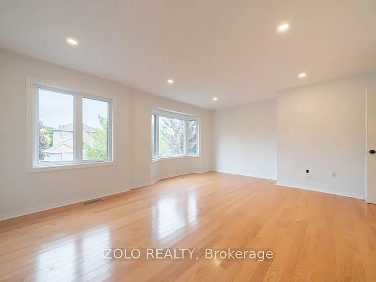 170 Widdifield Ave — Photo 23