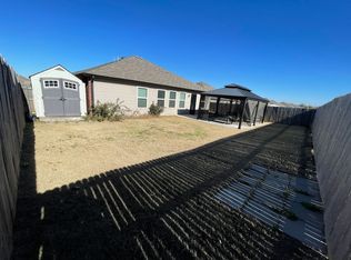 2032 Oak Valley Way, Mustang, OK 73064