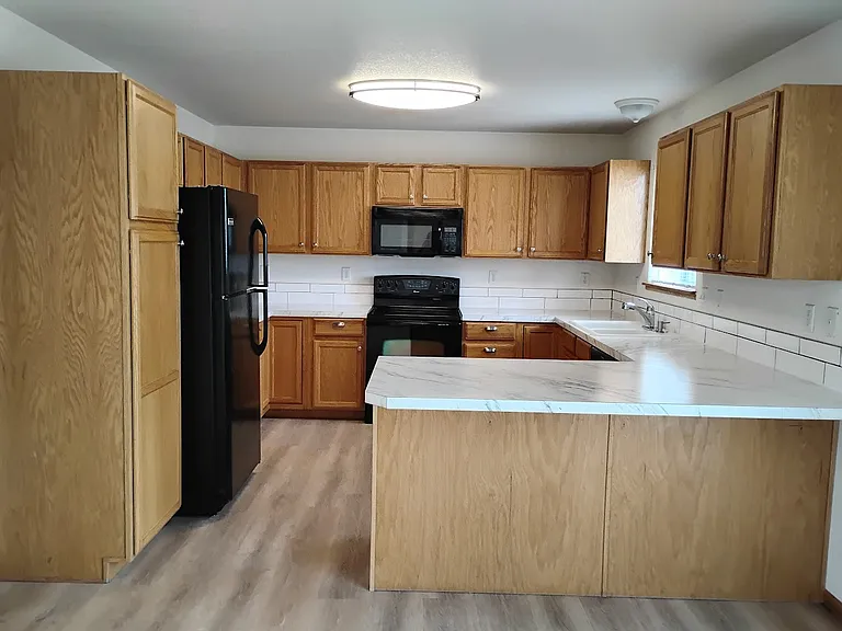 8469 Three Silos Dr — Photo 3