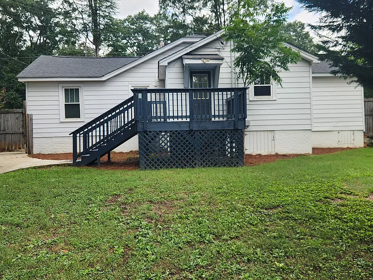 419 Gaston Ave — Photo 3