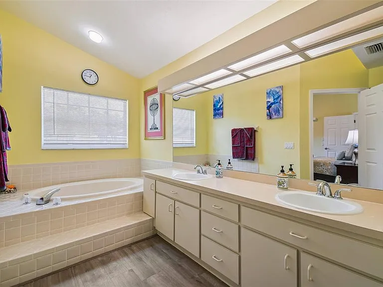 12728 Flamingo Pkwy — Photo 35