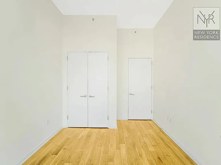 310 W 52nd St #16D — Photo 6