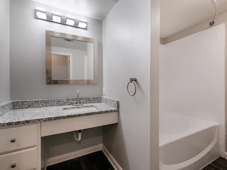 Castle Hills Townhomes — Photo 4