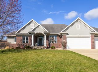 2505 River Run Ct, Cedar Rapids, IA 52411