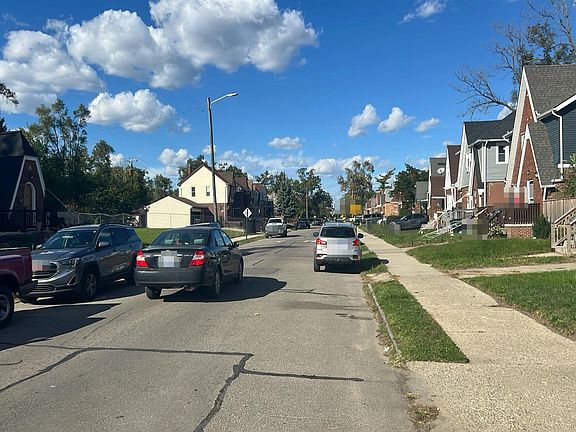 4th image of 16142 Woodingham Dr
